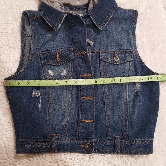 ❌✨NEW✨ Hooded Denim Vest❌SOLD! - Picture 4 of 6